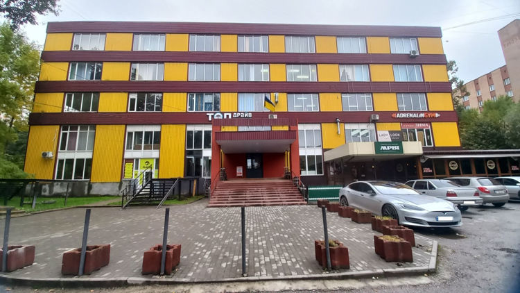  Зображення Нежитлове приміщення на вул. Інститутській, 5  корисною площею 12,0 кв.м (загальною площею 16,3 кв.м) 